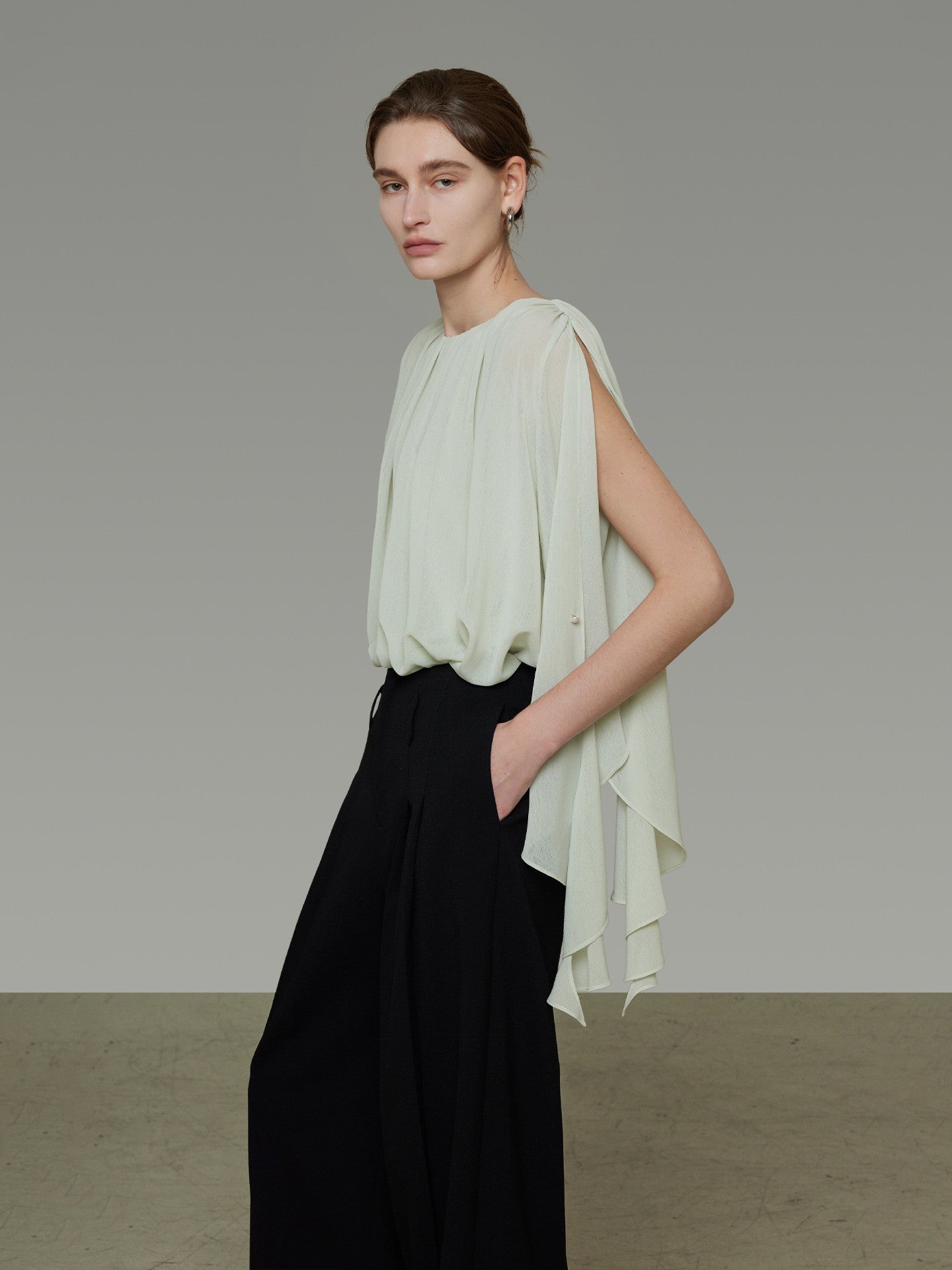 Irregular Off-Shoulder Blouse UNS0050