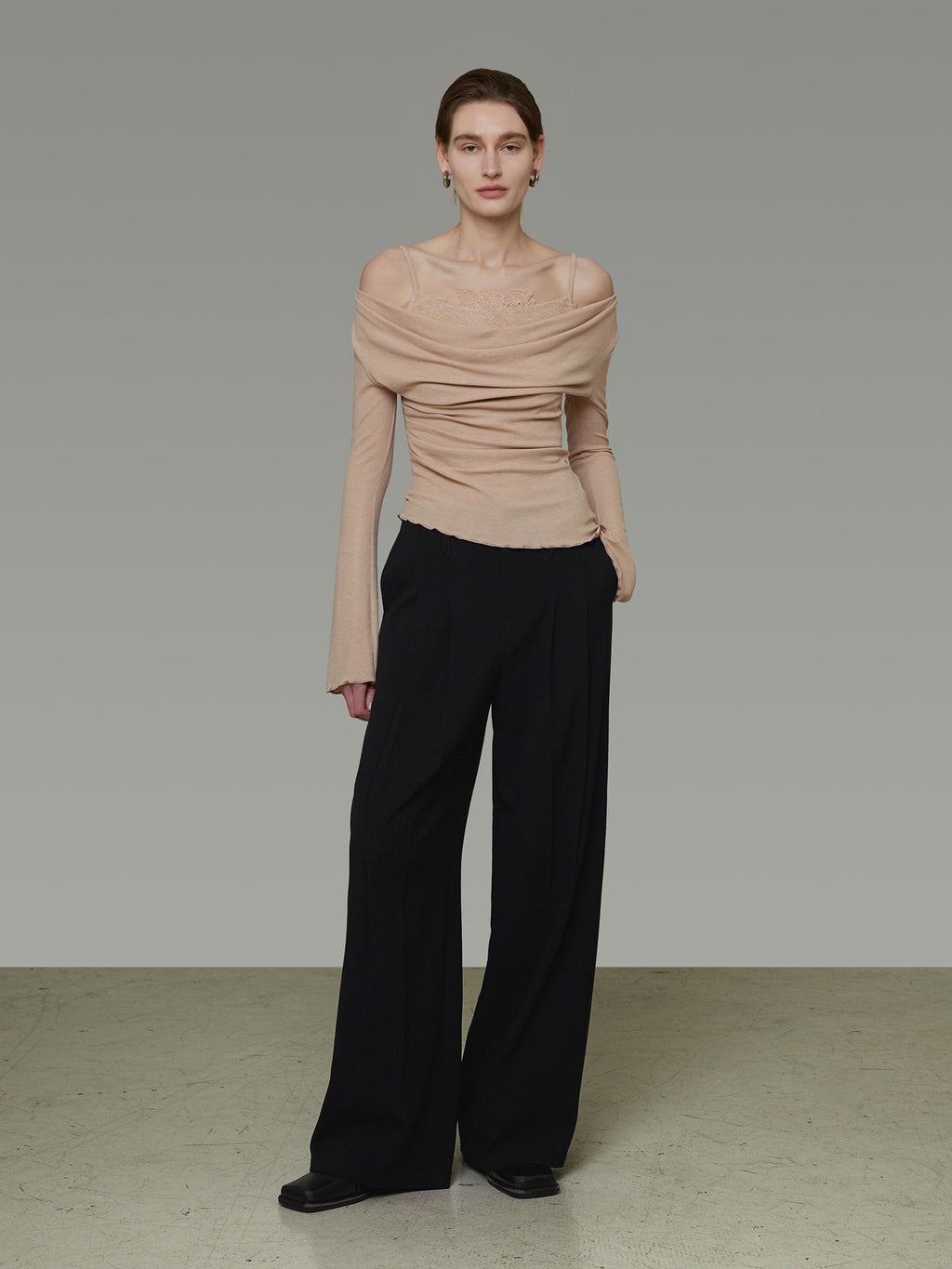 Lace-Trim Knit Top UNS0044