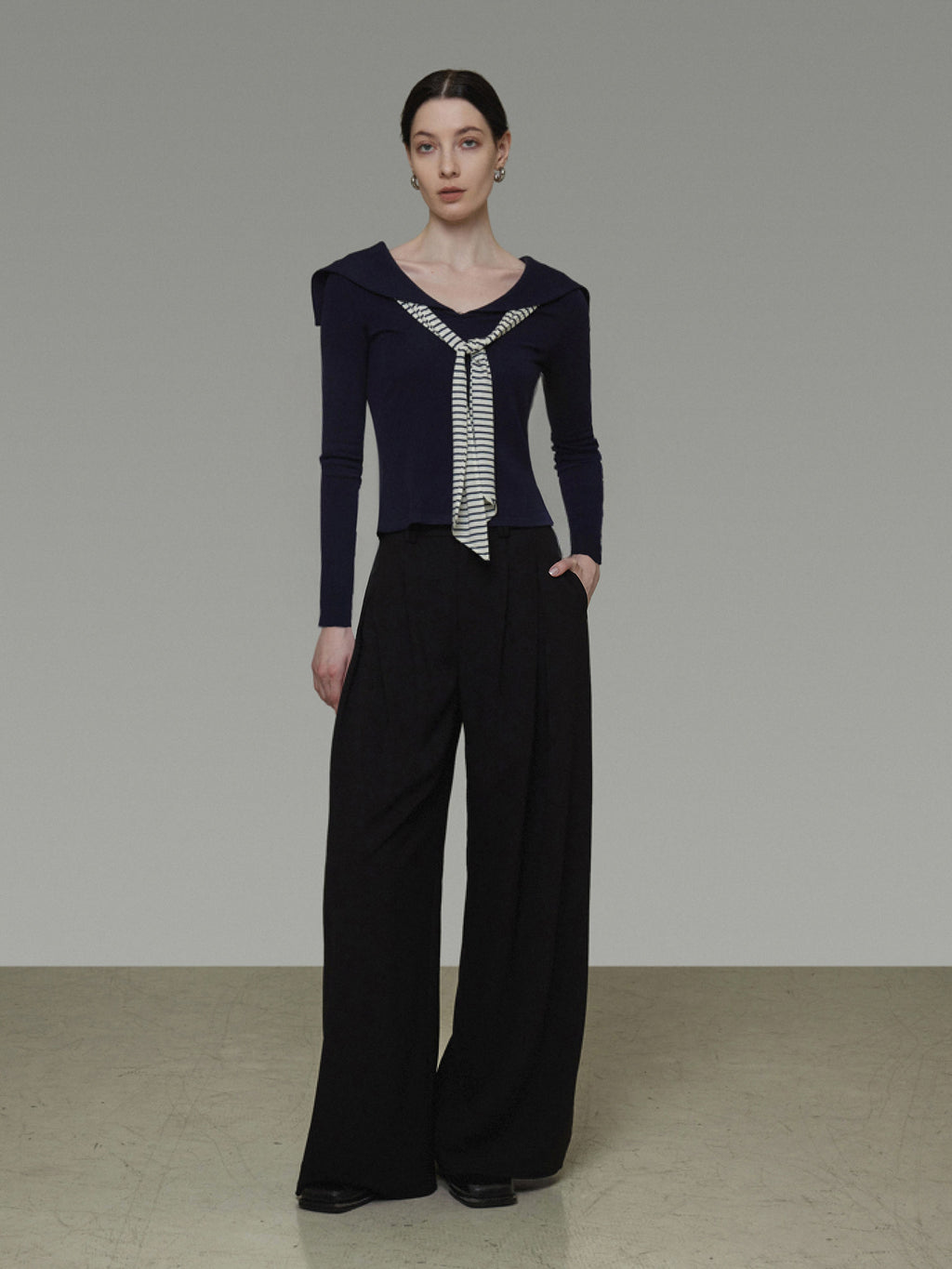 Ribbon Slim-Fit Top UNS0028