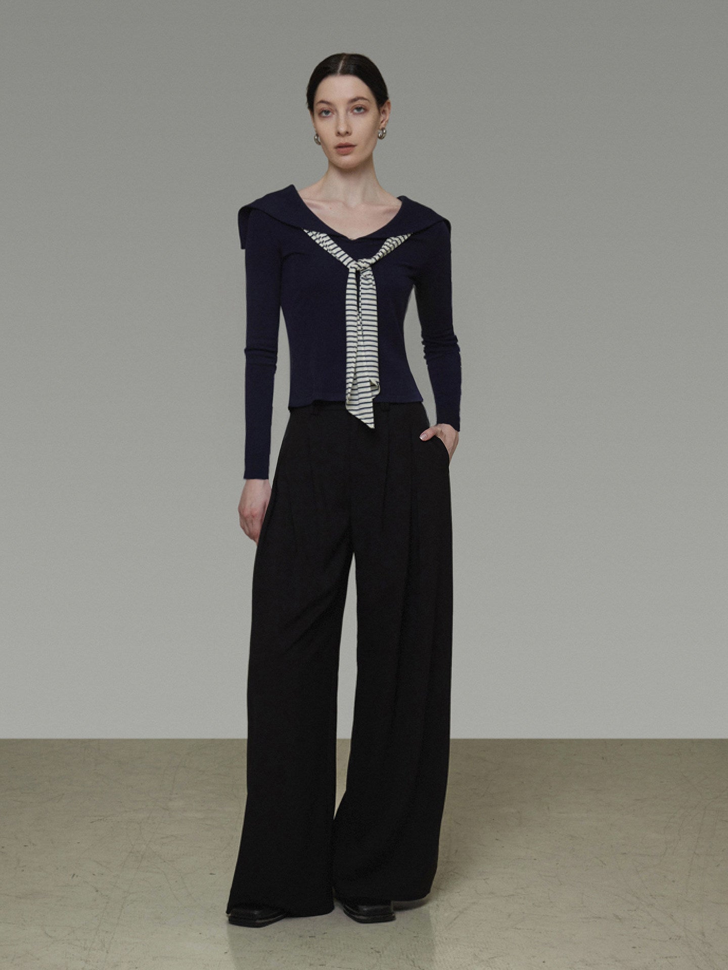 Ribbon Slim-Fit Top UNS0028